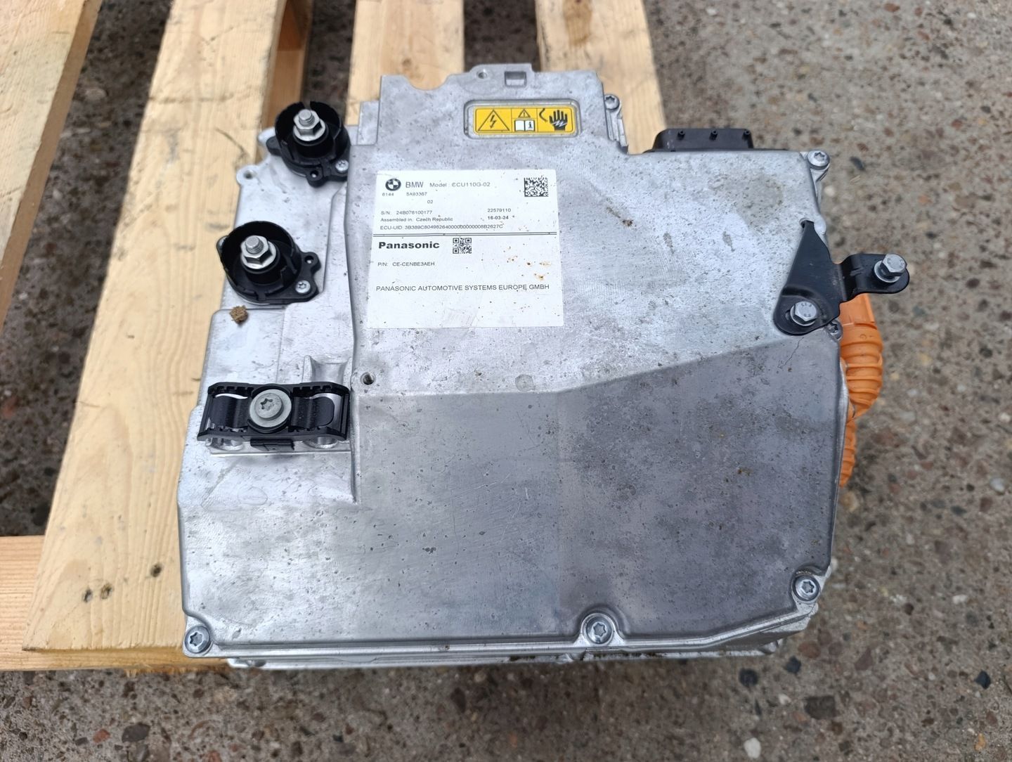 BMW X1 U11 INWENTER FALOWNIK NAPIĘCIA 5A93367