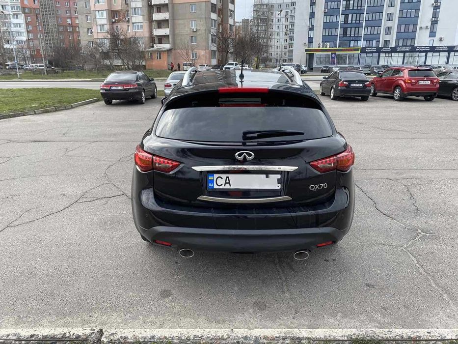 Infiniti QX70D +Webasto офіційна