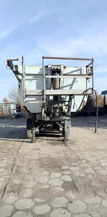 Naczepa schmitz (łódka)