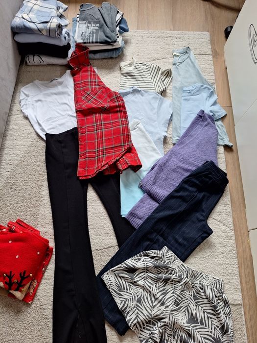 Ubrania dziewczęce zara stradivarius, reserved i in.  4.30 / szt