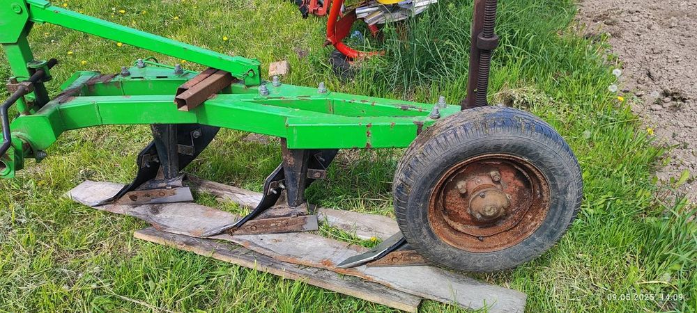 Плуг 3*25  на високих стійках