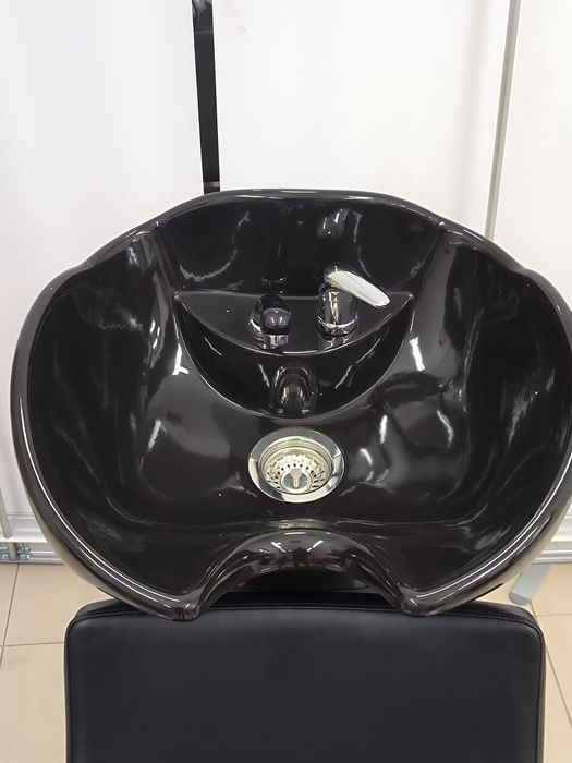 Rampa de Lavagem com Bacia de Cerâmica Preta