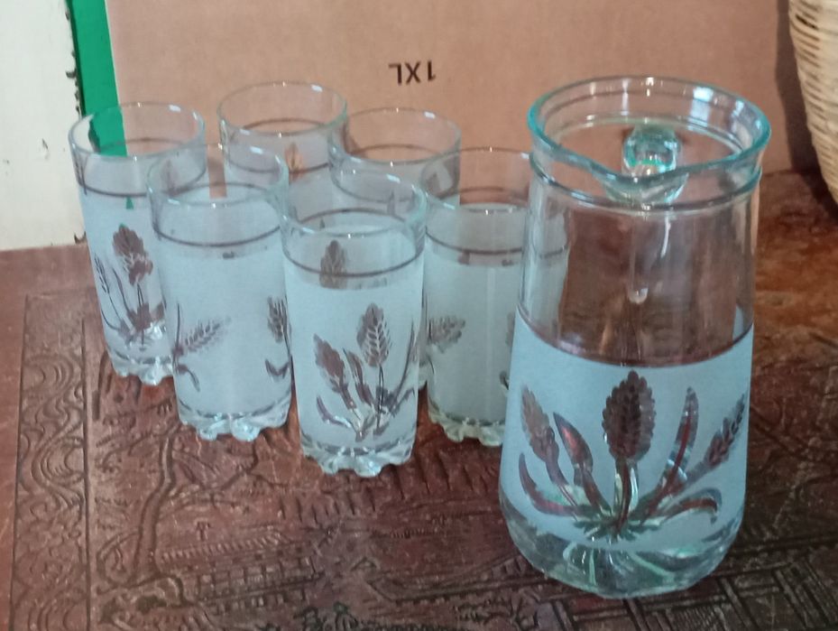 Conjunto elegante de caneca com 6 copos