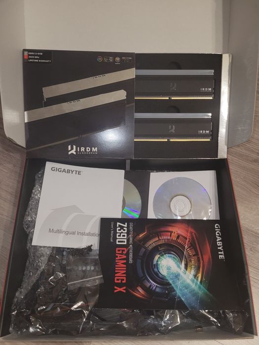 Płyta główna Gigabyte Z390 GAMING X  wraz z procesorem i ram