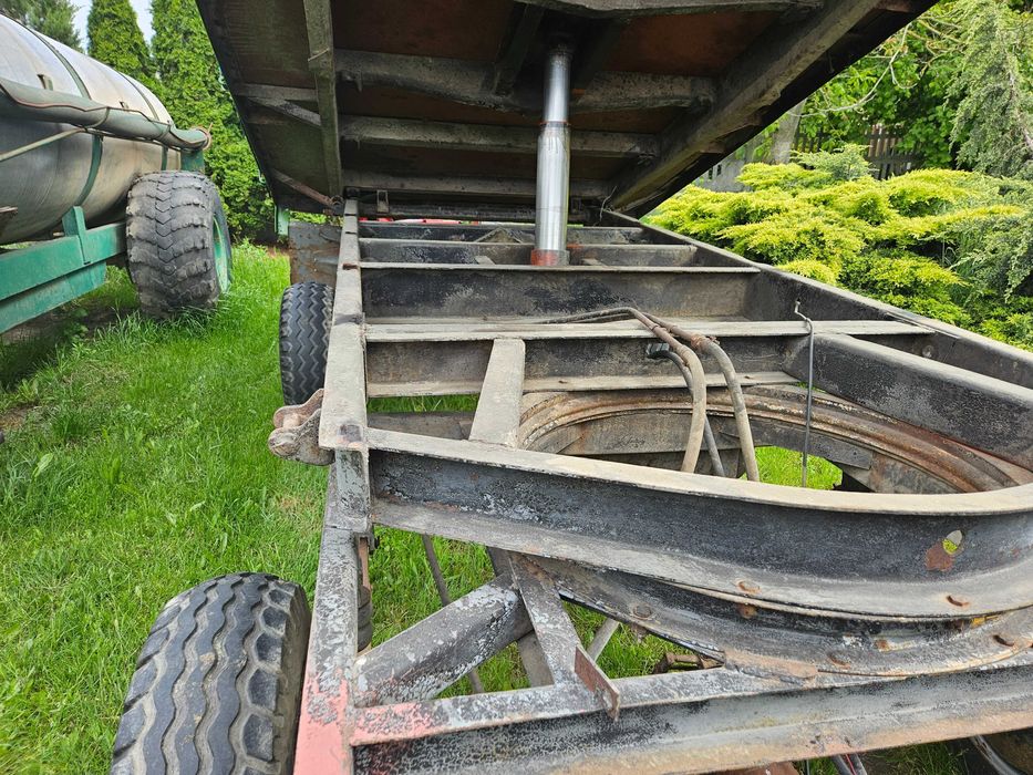 Przyczepa wywrotka D-47 trzystronny wywrot. transport