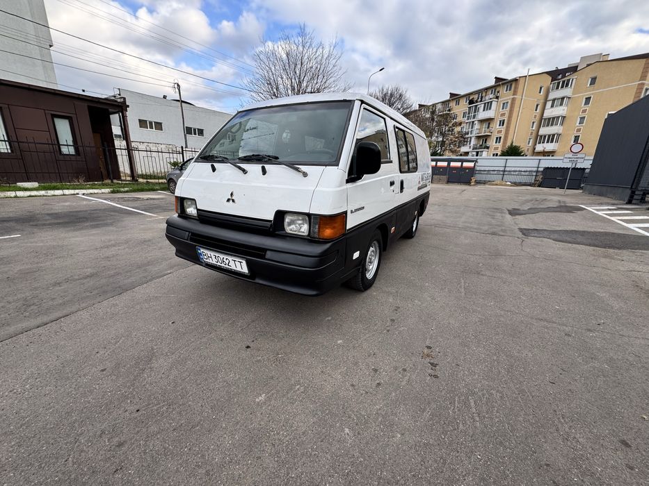 Продам Митсубиси L300 пасажирский бус 8+1