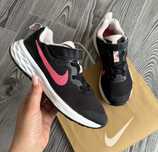 Кроссовки Nike на девочку. Размер 35.