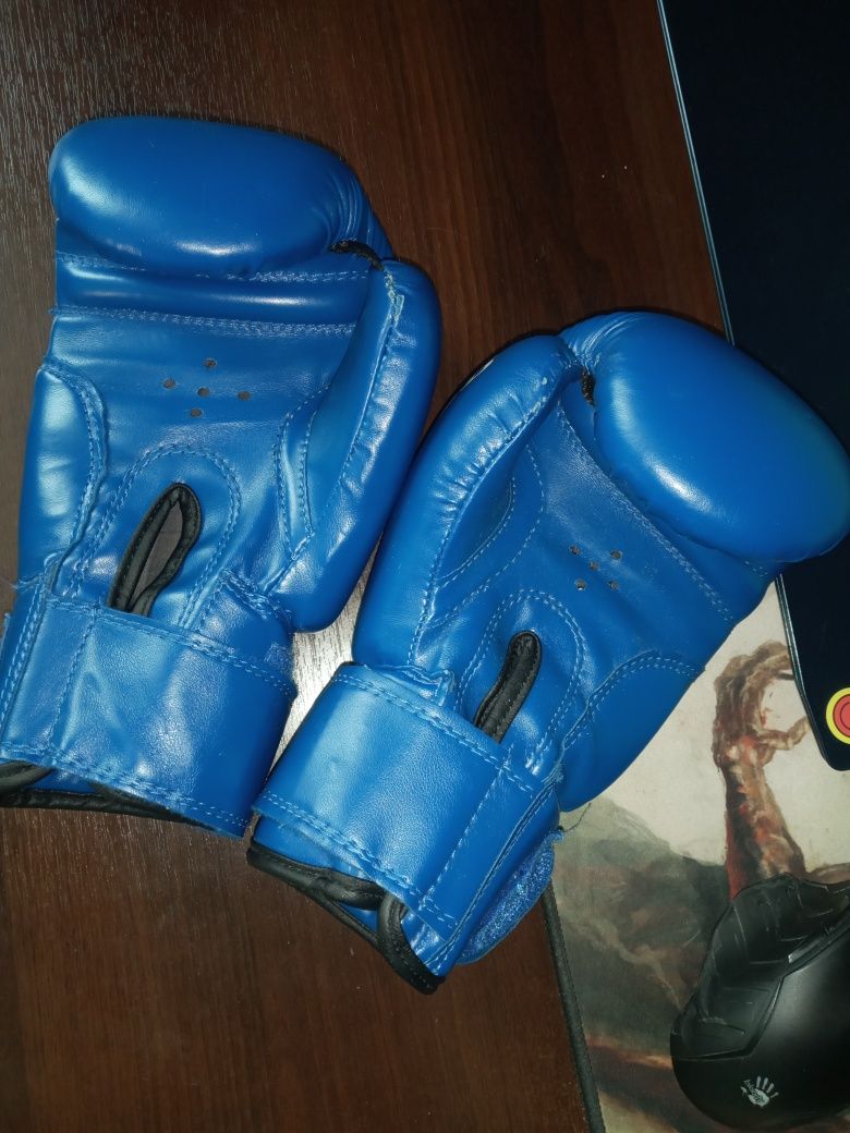 Перчатки для боксу