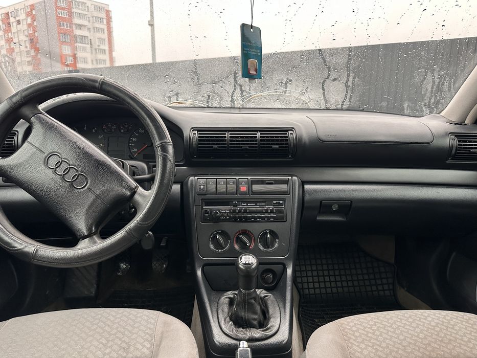Продам Audi A4B5 1.8бензин