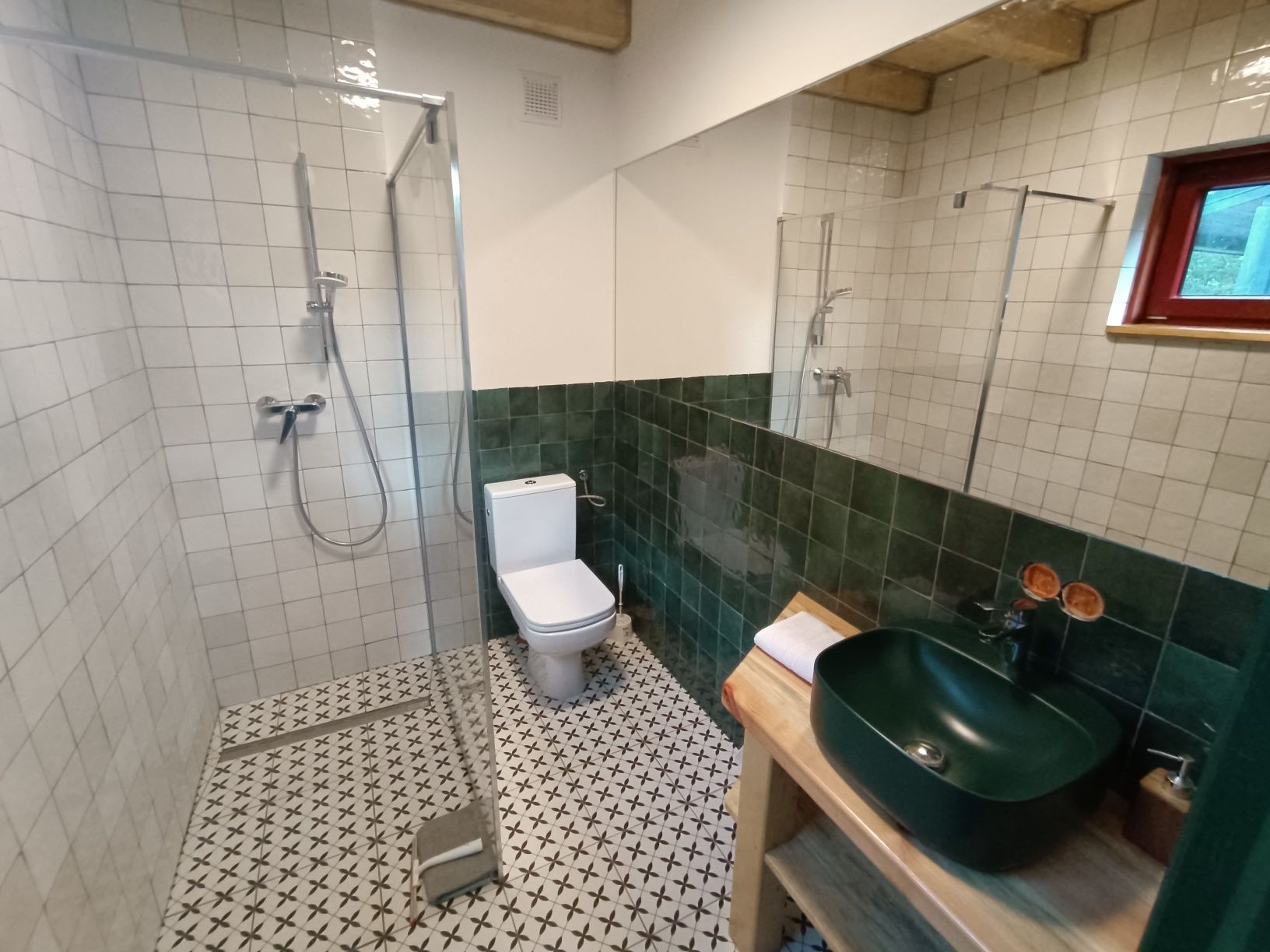 Polana Gawrycha - MAJÓWKA nad jeziorem Staw z widokiem jacuzzi mazury