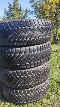 Зимние шины Dunlop 215/60 r17