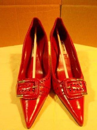 Sapatos em pele - Vermelhos - NOVOS - Baratíssimos