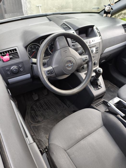 Opel Zafira B 2006 r  1.9 cdti