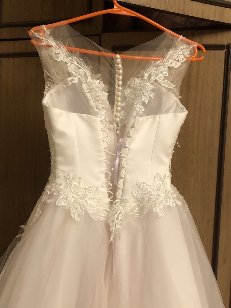 Весільня сукня нова,неношена!