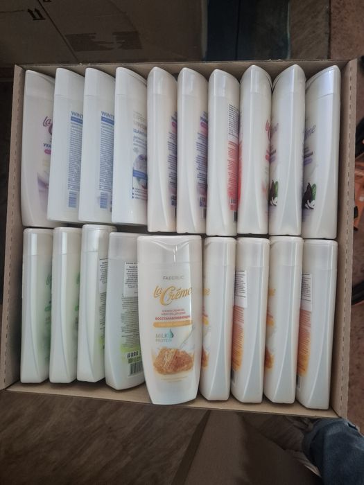 Zestaw 20 sztuk żeli pod prysznic mix zapachów faberlic