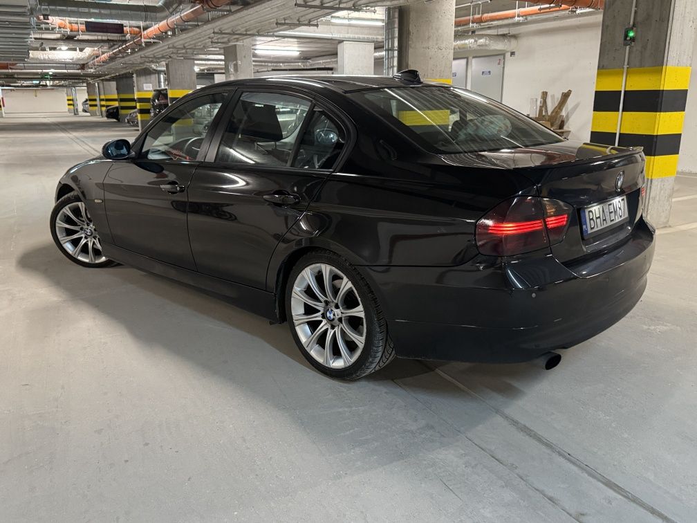 BMW E90 320d 2007r. M47 163km automat garażowana felgi 18' M pakiet