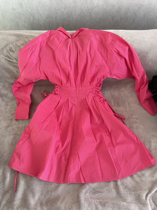 Костюм нарядный на спинке утягивается,также платье нарядное