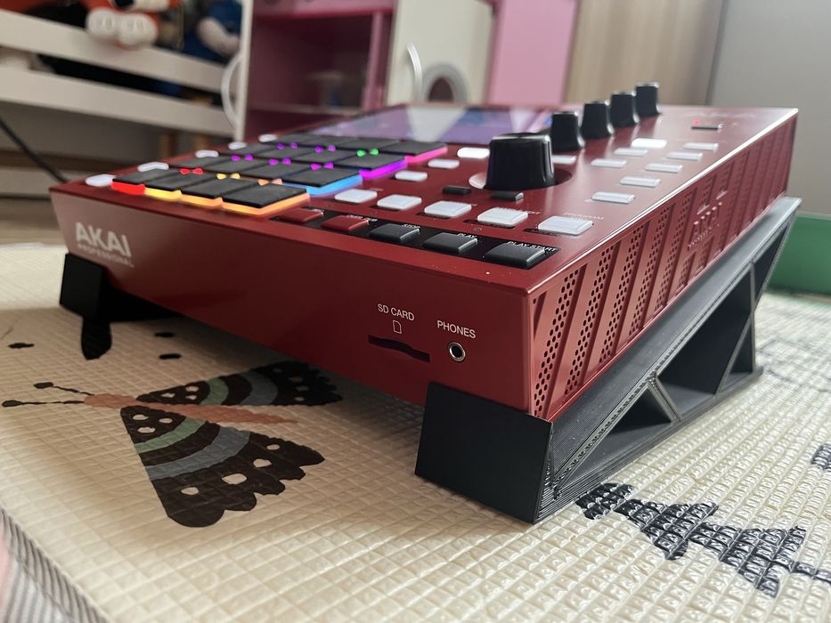 Akai mpc one plus sampler beat machine
