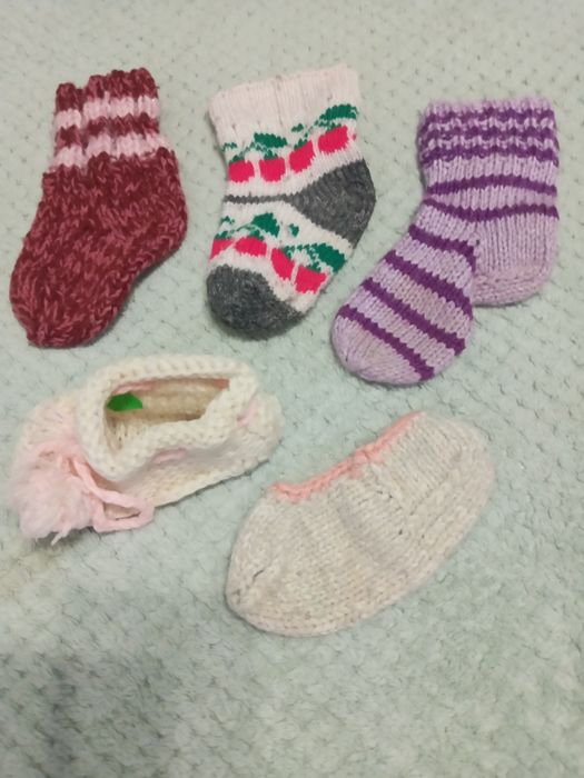 Нитка дарничанка,в,язані шкарпетки,шапки кофти