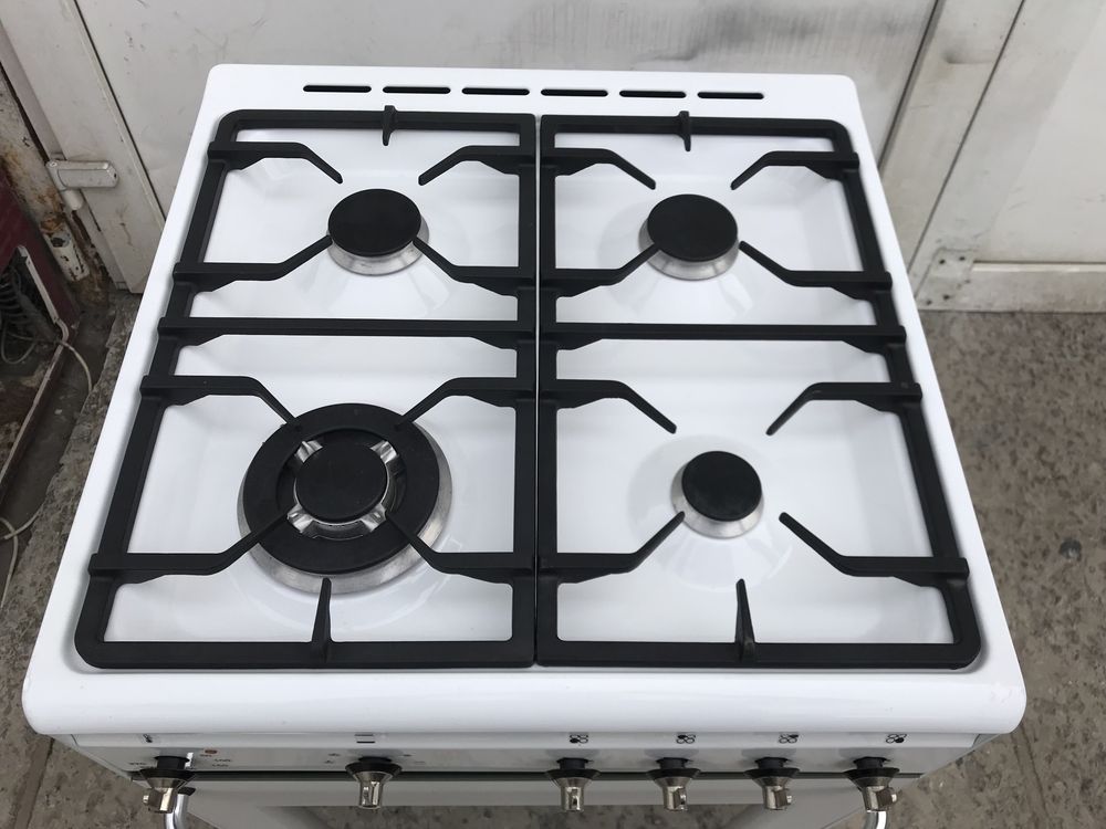 Газова плита Smeg 60см, рідкісна модель з електро духовкою