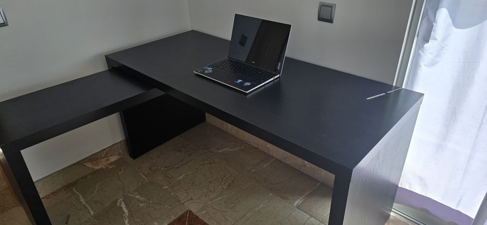 Secretária móvel computador