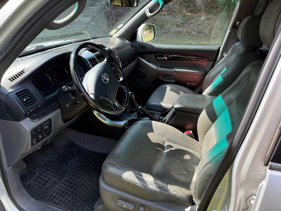 Toyota Land Cruiser KDJ-120, 8 Lugares, Automatica, Ano 2008