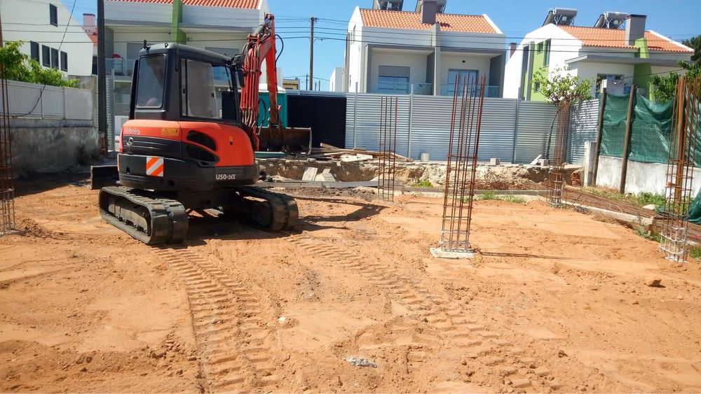 Escavaçoes Demoliçoes Terraplanagens