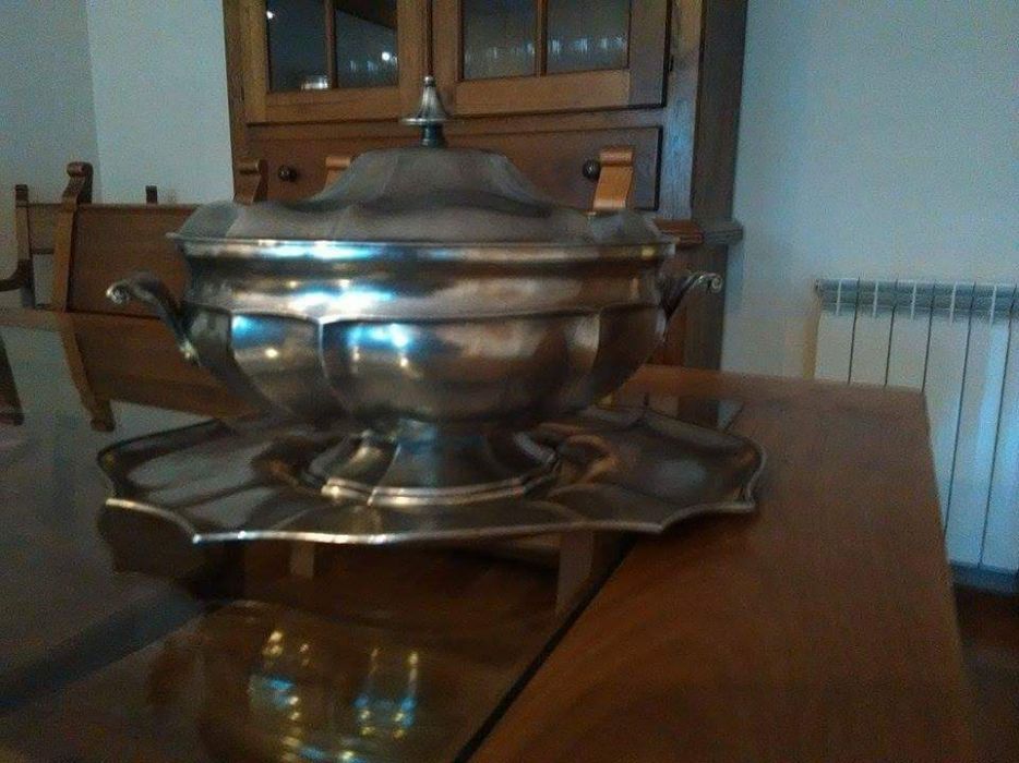 Terrina em estanho