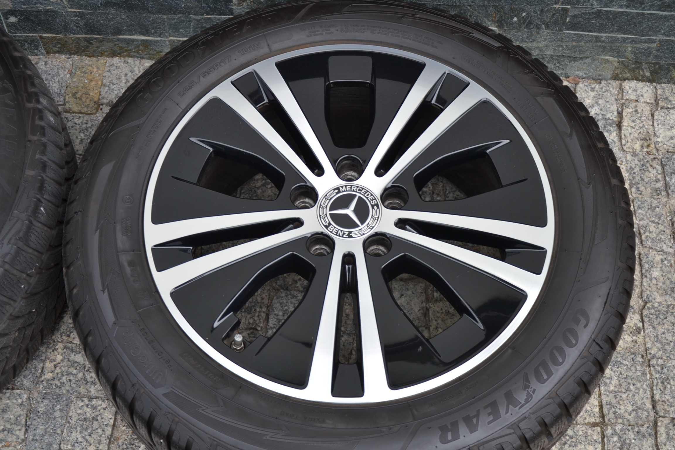 Mercedes Vito Viano V-klasa W447 Zima Oryginał Goodyear 101V