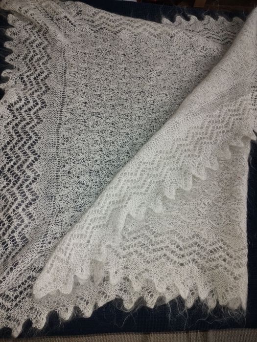 Bardzo cieply! Puchowy szal wykonany z naturalnego puchu koziego