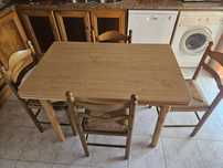 Mesa e 4 cadeiras
