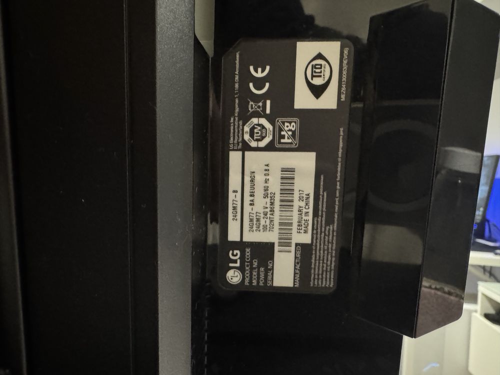 Monitor LG 24GM77-B z kablem zasilającym i DVI