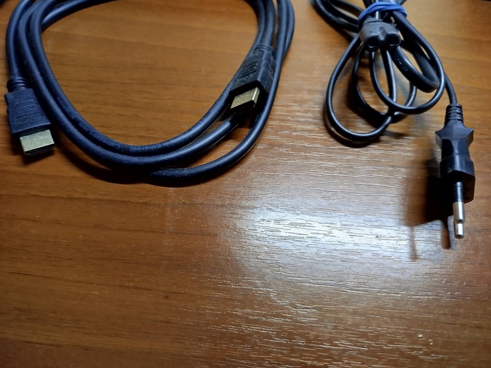 Playstation 4 slim на 512gb. Комплект на фото