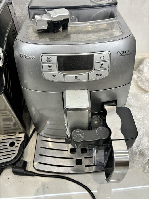 Кавомашина Saeco Intelia , кофеварка