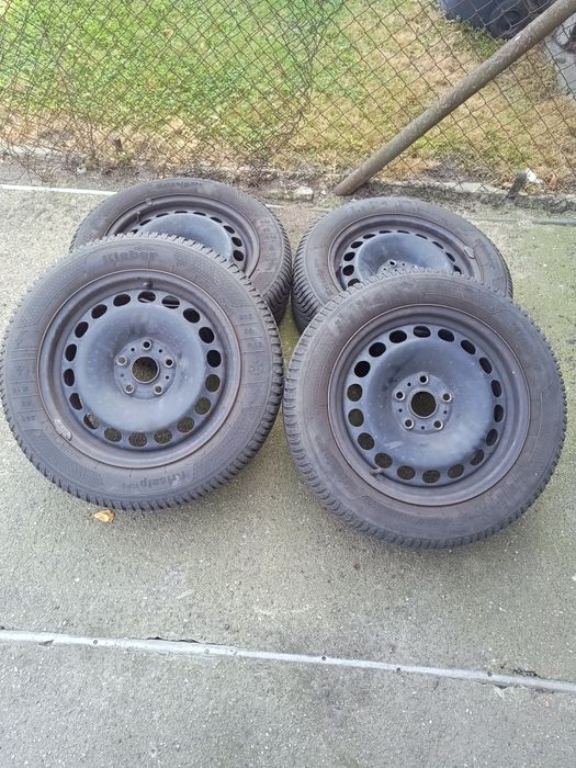 Opony zimowe z felgami stalowymi