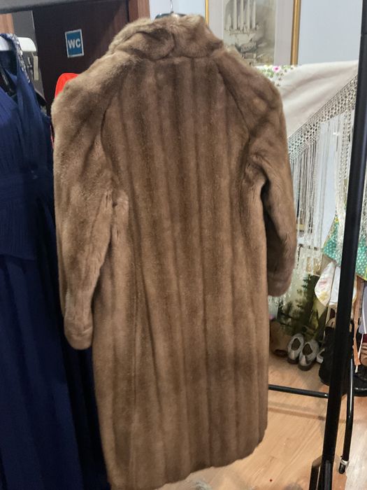 Casaco e gabardine duas peças  comprido 1,14 cm ,discrição abaixo