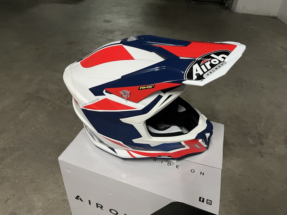 Capacete Airoh Strycker Axe - L - NOVO - TT Offroad Off-Road