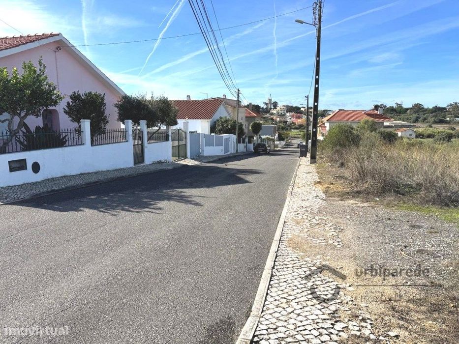Terreno com 300m2 em Alcabideche