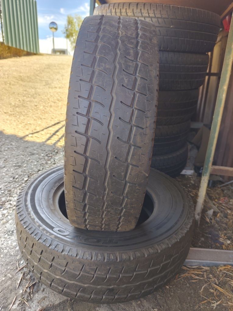 Pneus 225/75r16c 118/116R Toyo H08 com 75% pi