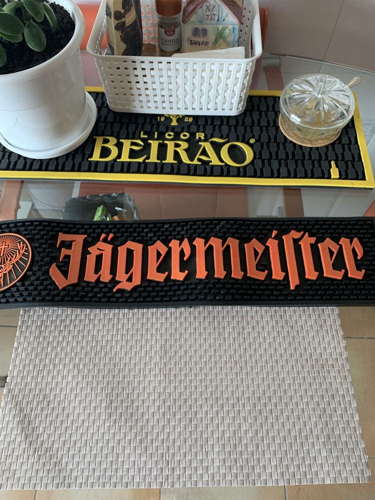 4 Copos  altas para cerveja ou bebidas com suporte