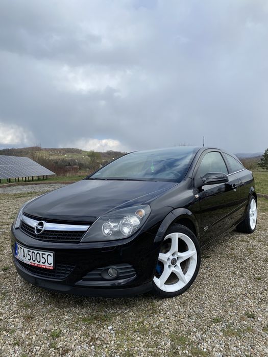 Opel Astra H gtc individual