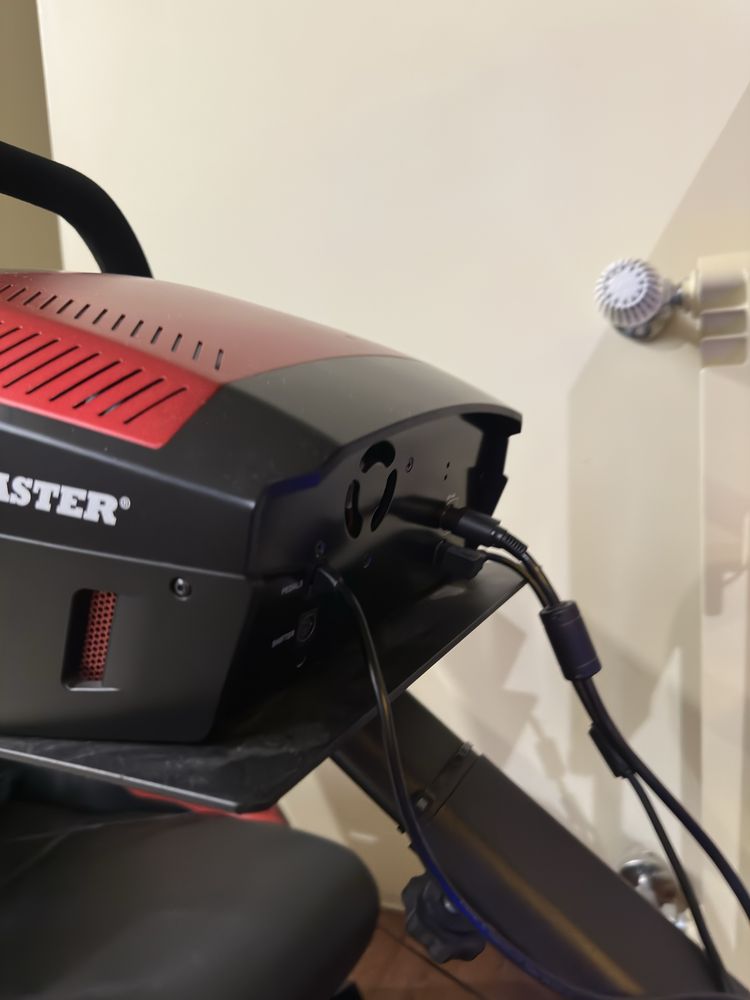 Volante thrustmaster + cadeira + monitor