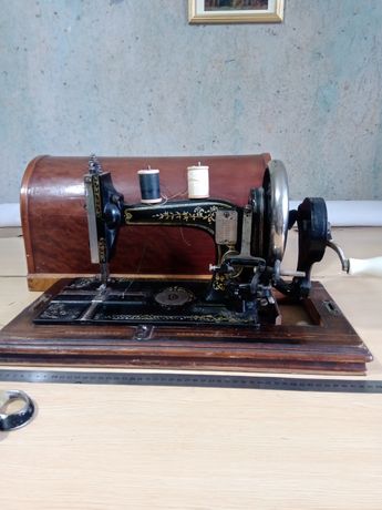 Швейная машинка Антикварная для коллекционеров