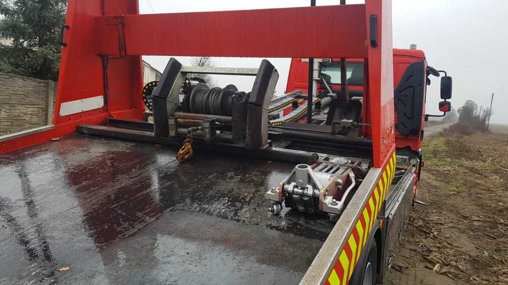 MAN 12.220 Hydrauliczna platforma, widelec oraz hydrauliczna wciągarka