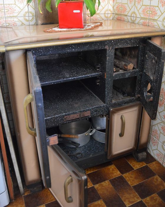 Fogão a lenha de aquecimento e cozinha