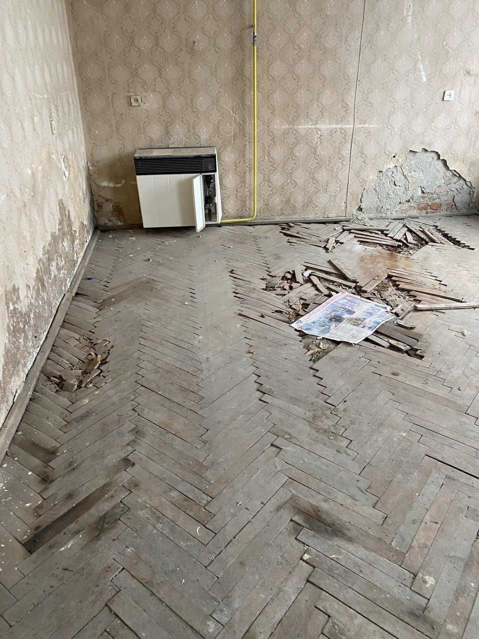 Вбудовані нежитлові приміщення - м. Хуст, Закарпатська обл.