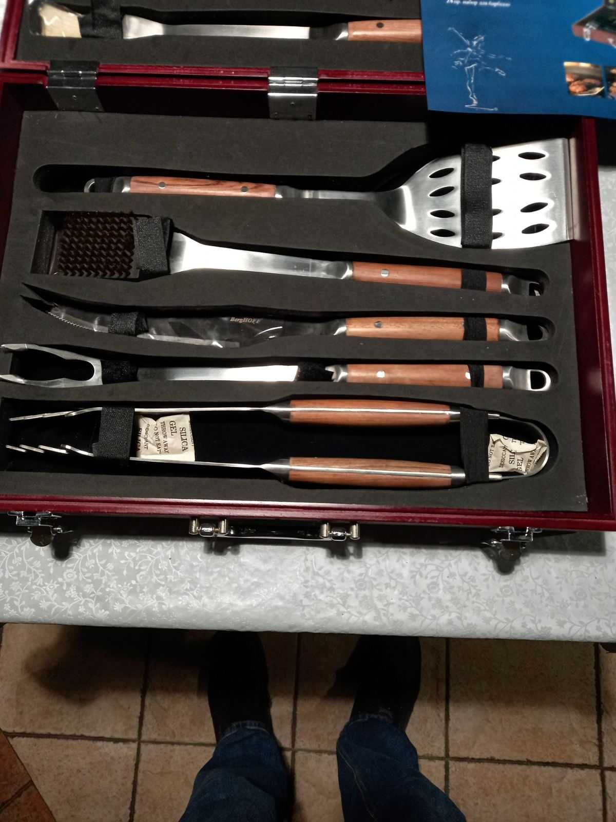Набор для барбекю Гриля BergHoff 1108049 (25 предметов) новый