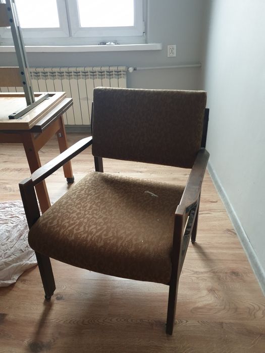 Oddam fotele i ławę