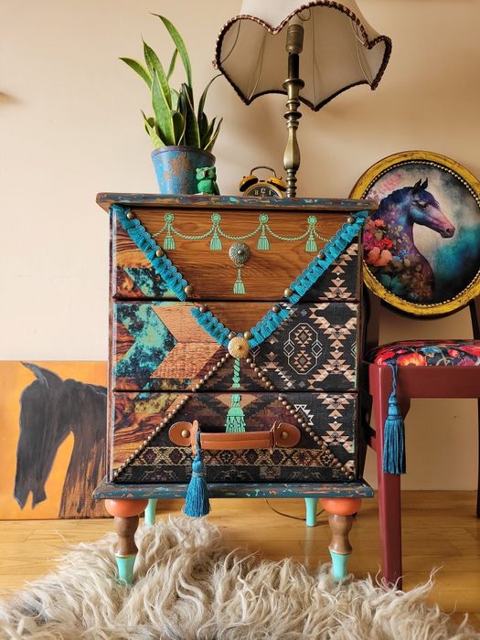 Komoda w stylu boho chic dzieło sztuki