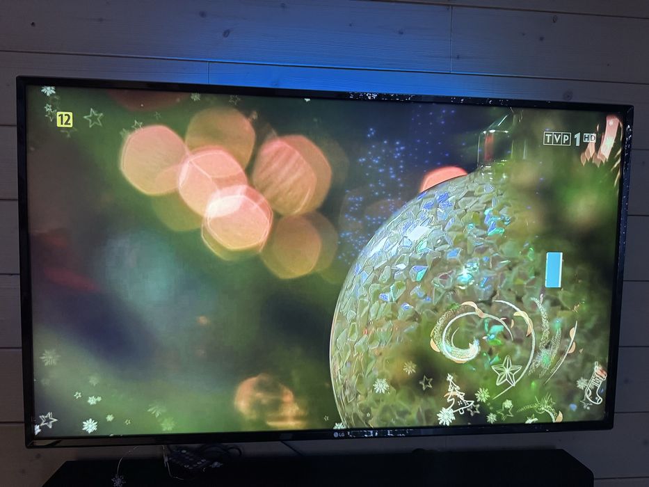 LG 49″ 4K UHD Smart TV + uchwyt ścienny + pilot do gier